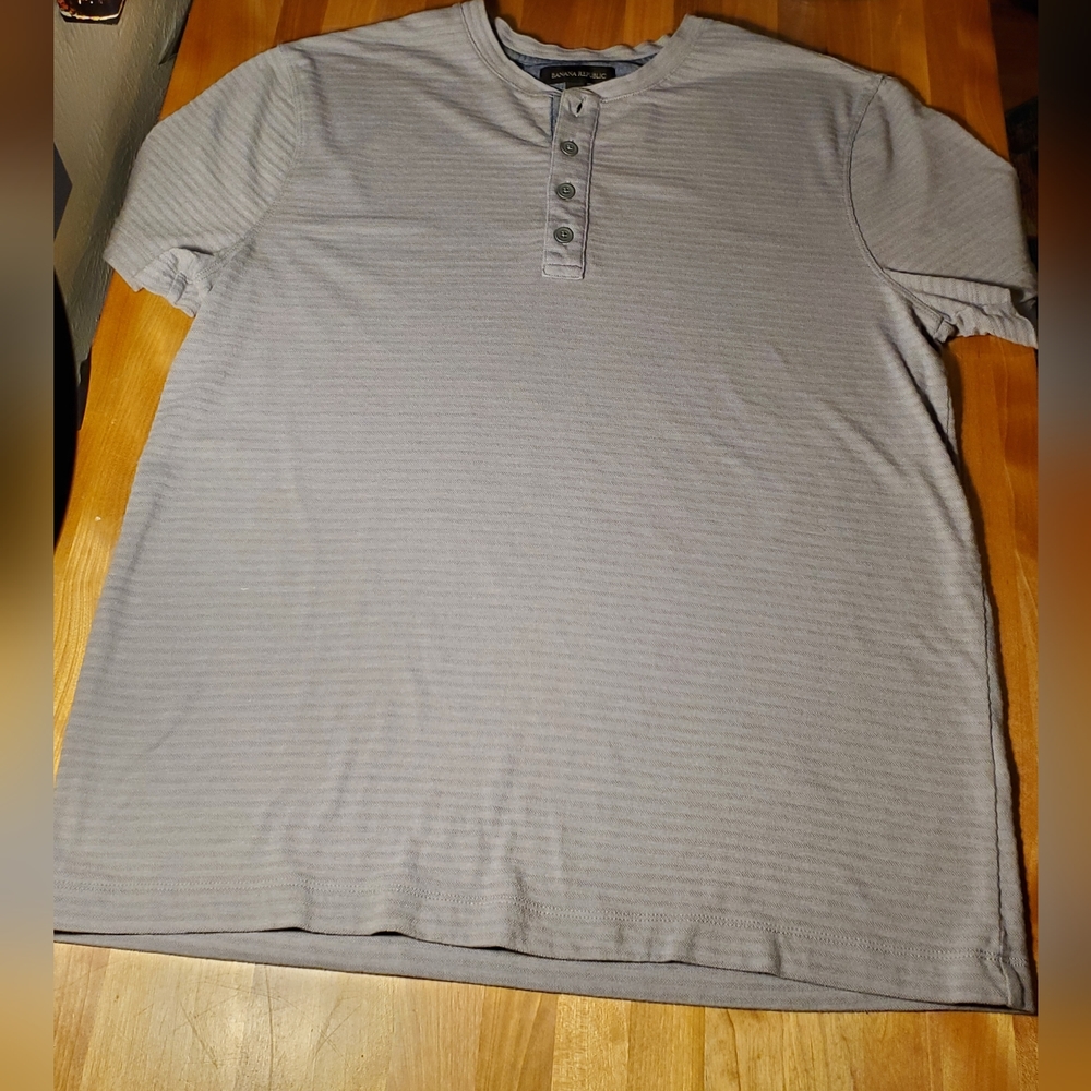 Men's Banana Republic Henley- sz. L